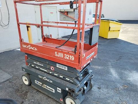2019 SKYJACK SJIII3219 Scissor Lift 19' Electric