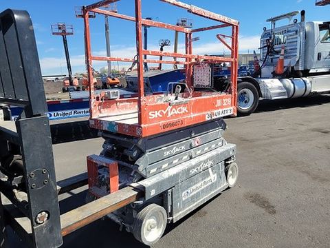 2019 SKYJACK SJIII3219 Scissor Lift 19' Electric