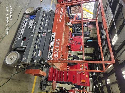 2019 SKYJACK SJIII3219 Scissor Lift 19' Electric
