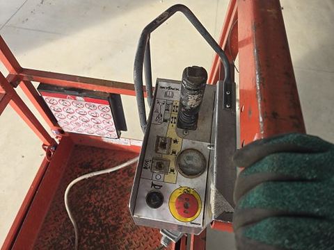 2019 SKYJACK SJIII3219 Scissor Lift 19' Electric