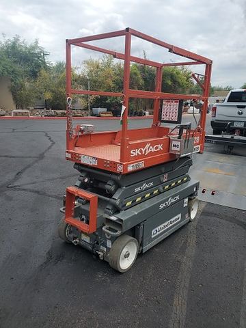 2019 SKYJACK SJIII3219 Scissor Lift 19' Electric