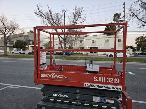 2019 SKYJACK SJIII3219 Scissor Lift 19' Electric