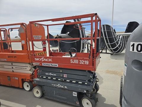 2019 SKYJACK SJIII3219 Scissor Lift 19' Electric