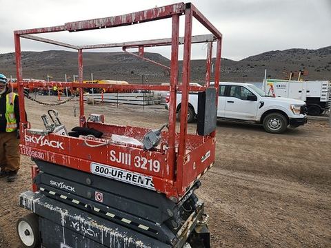 2019 SKYJACK SJIII3219 Scissor Lift 19' Electric