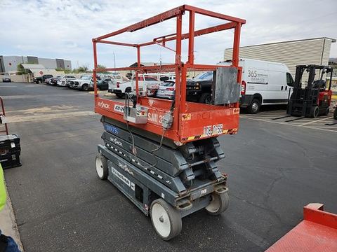 2019 SKYJACK SJIII3226 Scissor Lift 24-26' Electric 30-36" Wide