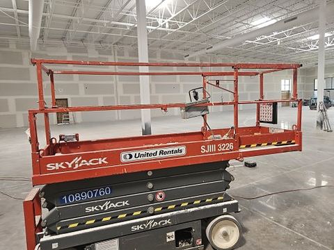 2019 SKYJACK SJIII3226 Scissor Lift 24-26' Electric 30-36" Wide