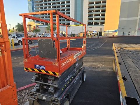 2019 SKYJACK SJIII3226 Scissor Lift 24-26' Electric 30-36" Wide