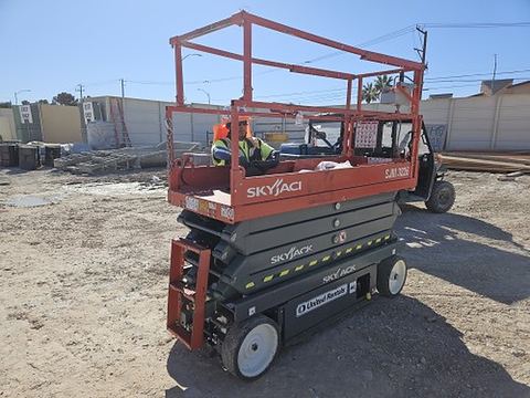 2019 SKYJACK SJIII3226 Scissor Lift 24-26' Electric 30-36" Wide