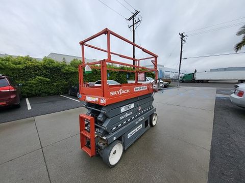 2019 SKYJACK SJIII3226 Scissor Lift 24-26' Electric 30-36" Wide