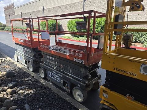 2019 SKYJACK SJIII3226 Scissor Lift 24-26' Electric 30-36" Wide