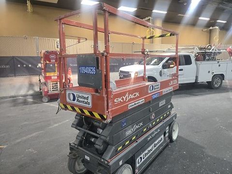 2019 SKYJACK SJIII3226 Scissor Lift 24-26' Electric 30-36" Wide