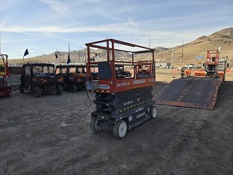 2019 SKYJACK SJIII3226 Scissor Lift 24-26' Electric 30-36" Wide