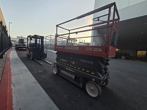 2019 SKYJACK SJIII3226 Scissor Lift 24-26' Electric 30-36" Wide