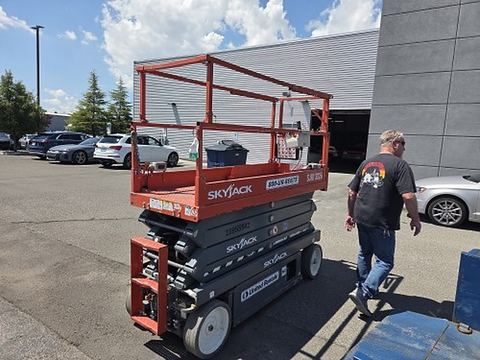 2019 SKYJACK SJIII3226 Scissor Lift 24-26' Electric 30-36" Wide