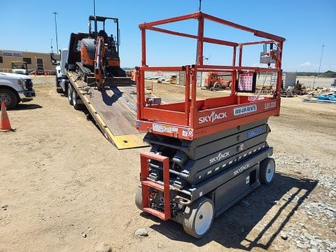 2019 SKYJACK SJIII3226 Scissor Lift 24-26' Electric 30-36" Wide