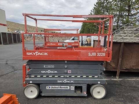 2019 SKYJACK SJIII3226 Scissor Lift 24-26' Electric 30-36" Wide