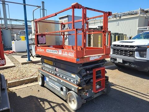 2019 SKYJACK SJIII4626 Scissor Lift 24-26' Electric 46-68" Wide
