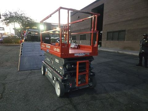 2019 SKYJACK SJIII4626 Scissor Lift 24-26' Electric 46-68" Wide