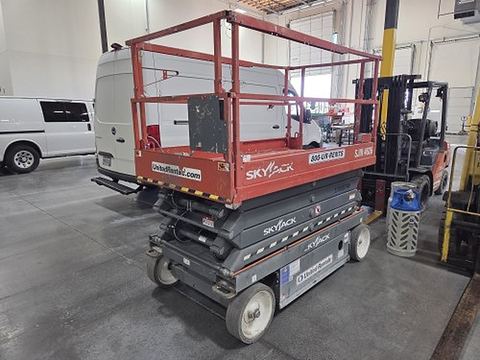 2019 SKYJACK SJIII4626 Scissor Lift 24-26' Electric 46-68" Wide