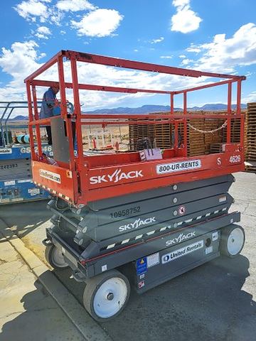 2019 SKYJACK SJIII4626 Scissor Lift 24-26' Electric 46-68" Wide