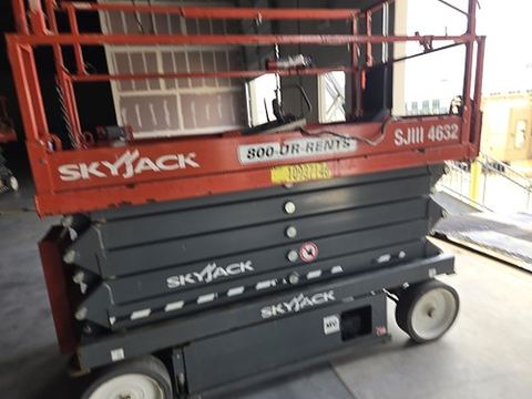 2019 SKYJACK SJIII4632 Scissor Lift 30-35' Electric 46-48" Wide