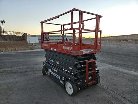 2019 SKYJACK SJIII4632 Scissor Lift 30-35' Electric 46-48" Wide