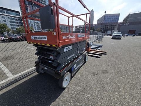 2019 SKYJACK SJIII4632 Scissor Lift 30-35' Electric 46-48" Wide