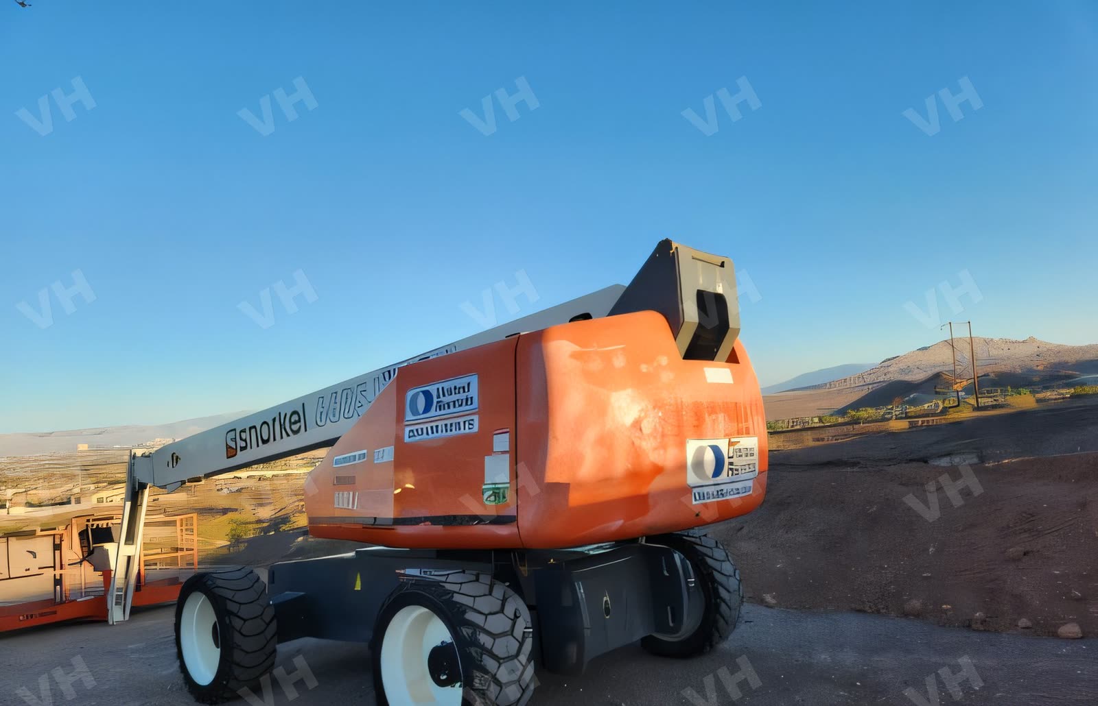 2019 SNORKEL 660SJ BOOM 65-70' TELESCOPIC photo 5