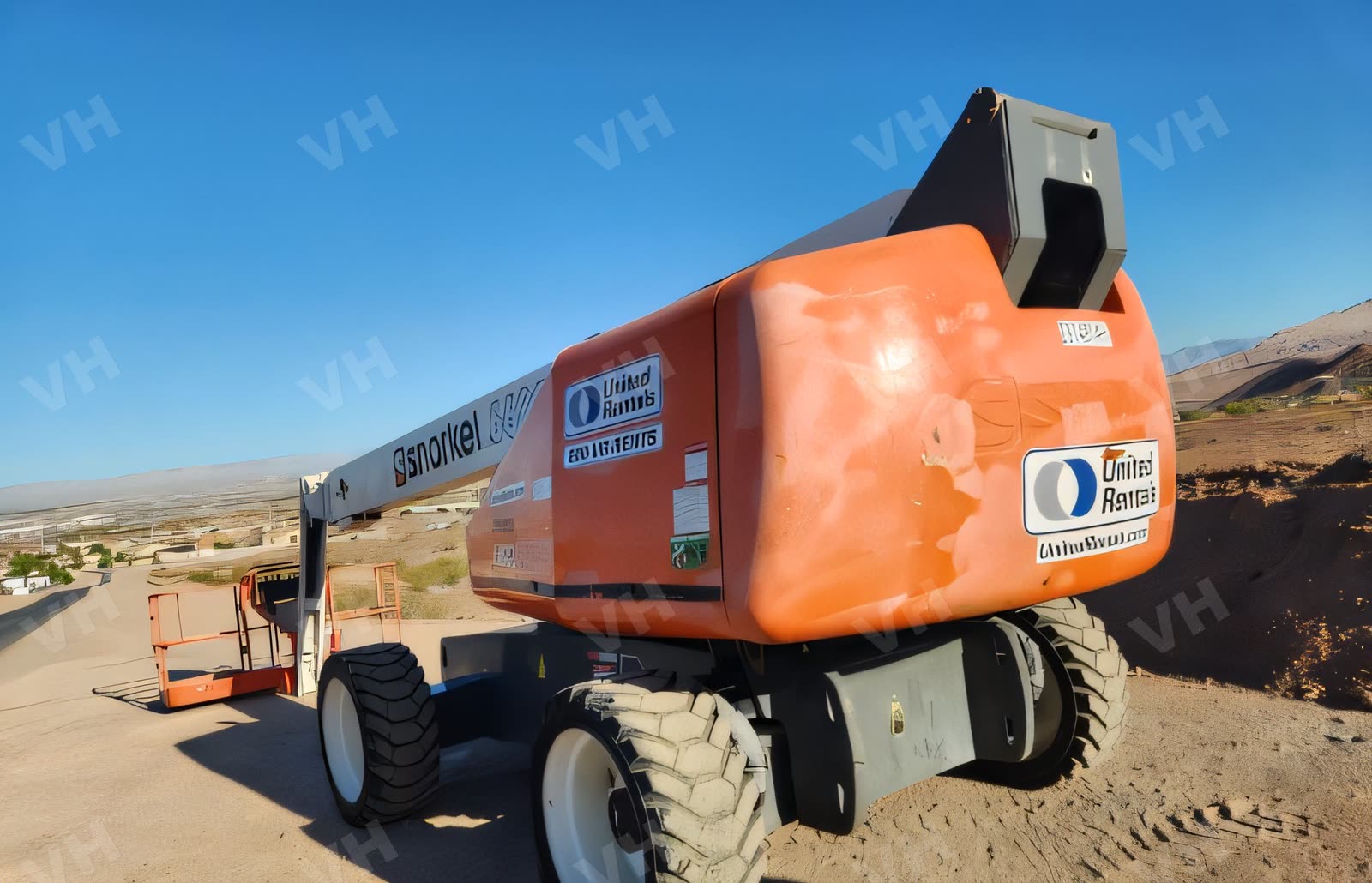 2019 SNORKEL 660SJ BOOM 65-70' TELESCOPIC photo 9
