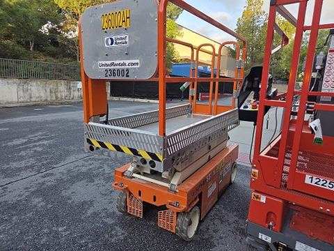 2019 SNORKEL S3215L Scissor Lift 14-18' Electric
