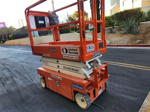 2019 SNORKEL S3219E Scissor Lift 19' Electric