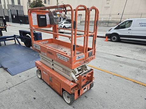 2019 SNORKEL S3219E Scissor Lift 19' Electric