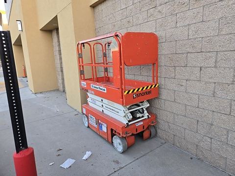 2019 SNORKEL S3219E Scissor Lift 19' Electric