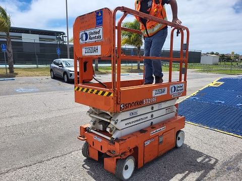 2019 SNORKEL S3219E Scissor Lift 19' Electric