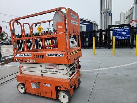 2019 SNORKEL S3219E Scissor Lift 19' Electric