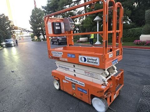 2019 SNORKEL S3219E Scissor Lift 19' Electric