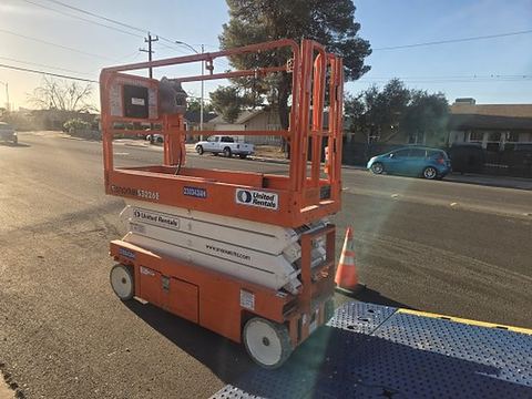 2019 SNORKEL S3226E Scissor Lift 24-26' Electric 30-36" Wide