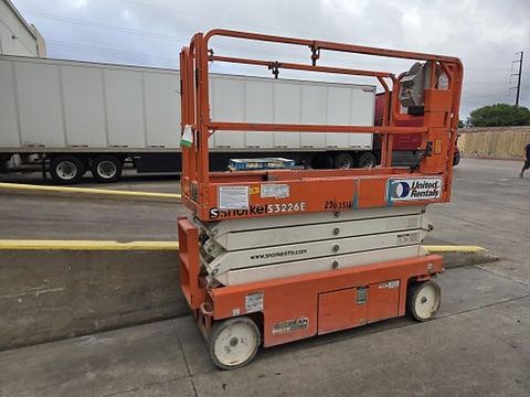 2019 SNORKEL S3226E Scissor Lift 24-26' Electric 30-36" Wide