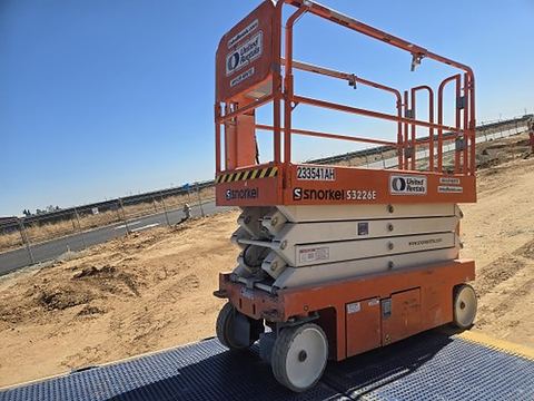 2019 SNORKEL S3226E Scissor Lift 24-26' Electric 30-36" Wide