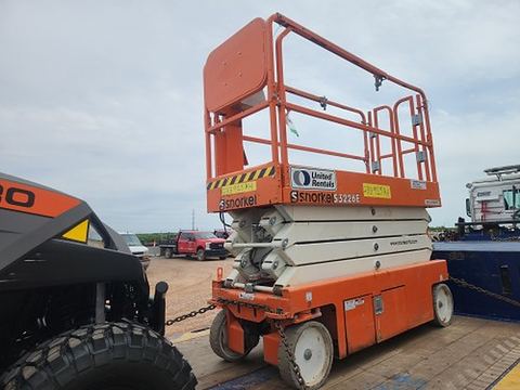 2019 SNORKEL S3226E Scissor Lift 24-26' Electric 30-36" Wide