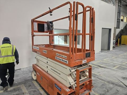 2019 SNORKEL S3226E Scissor Lift 24-26' Electric 30-36" Wide