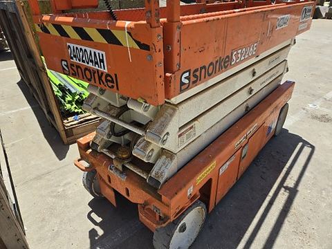 2019 SNORKEL S3226E Scissor Lift 24-26' Electric 30-36" Wide