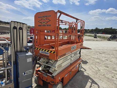2019 SNORKEL S3226E Scissor Lift 24-26' Electric 30-36" Wide