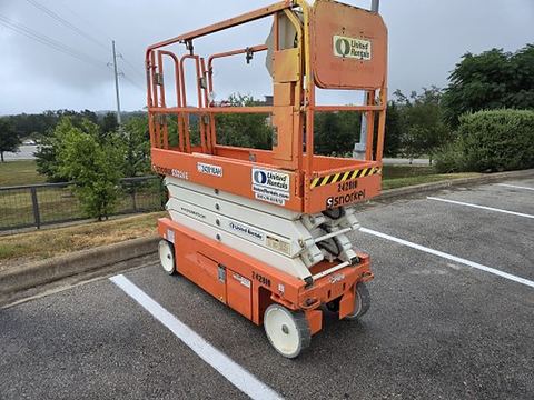 2019 SNORKEL S3226E Scissor Lift 24-26' Electric 30-36" Wide