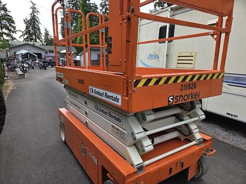 2019 SNORKEL S4726E Scissor Lift 24-26' Electric 46-68" Wide