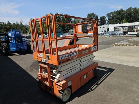 2019 SNORKEL S4726E Scissor Lift 24-26' Electric 46-68" Wide