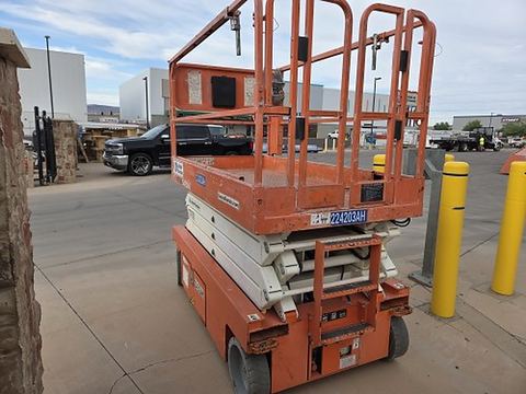 2019 SNORKEL S4726E Scissor Lift 24-26' Electric 46-68" Wide