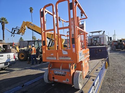 2019 SNORKEL TM12E Vertical Lift 12' Elec Self Propelled