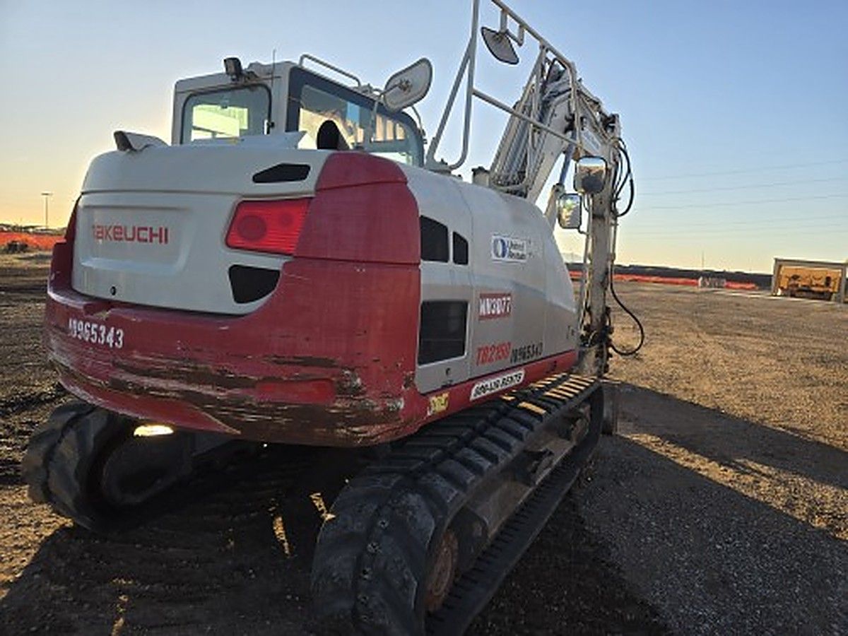 TAKEUCHI TB2150CR photo 2