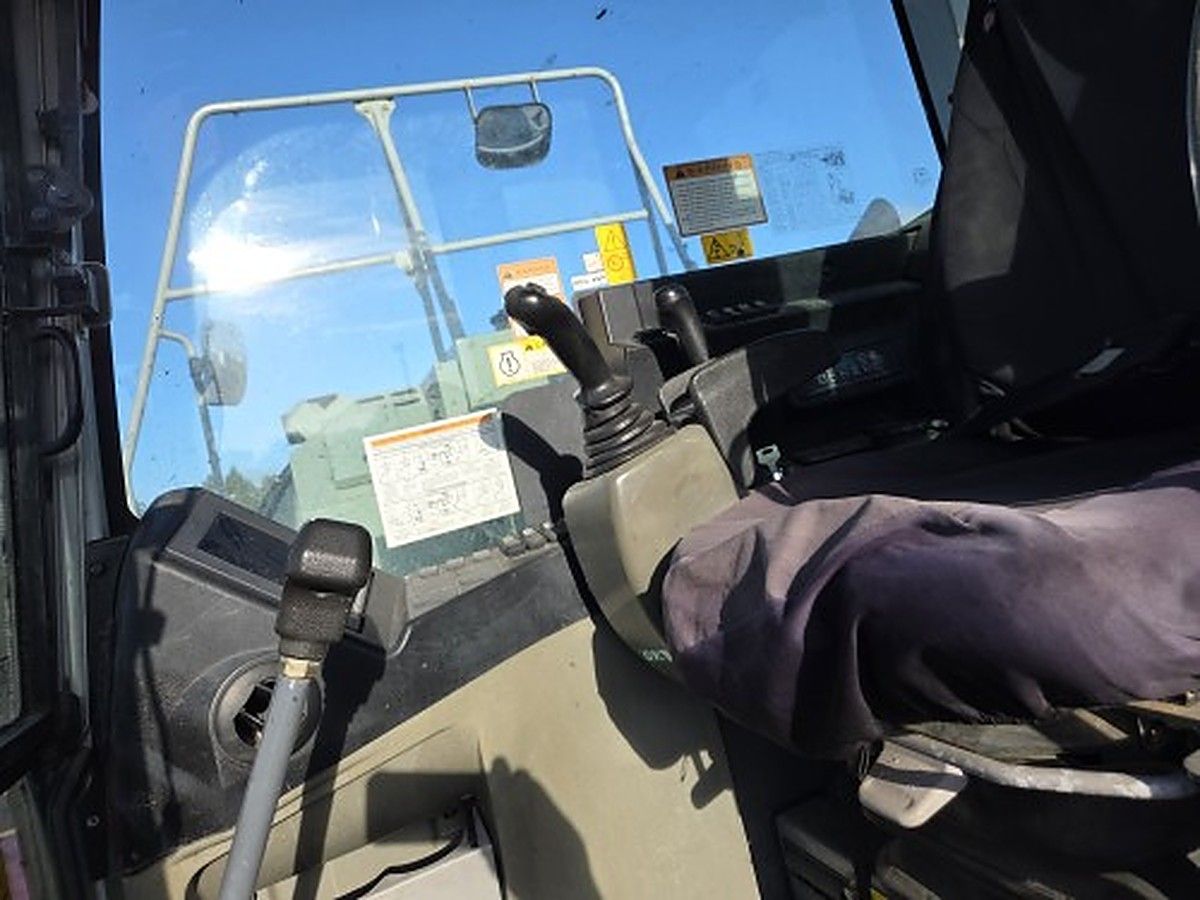 TAKEUCHI TB2150CR photo 8
